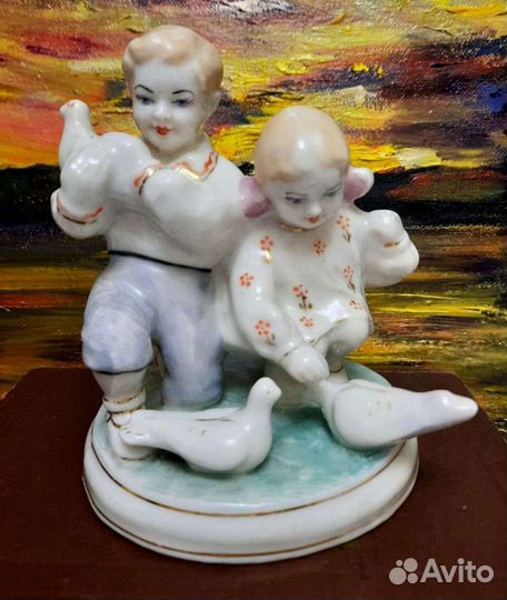Статуэтка фарфор