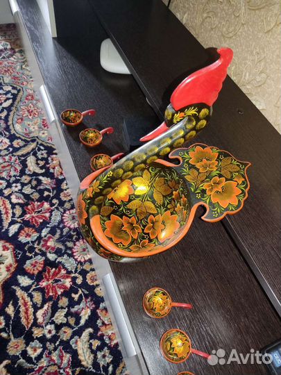 Лебедь расписной (хохлома)