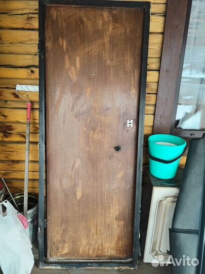 Металлическая входная дверь
