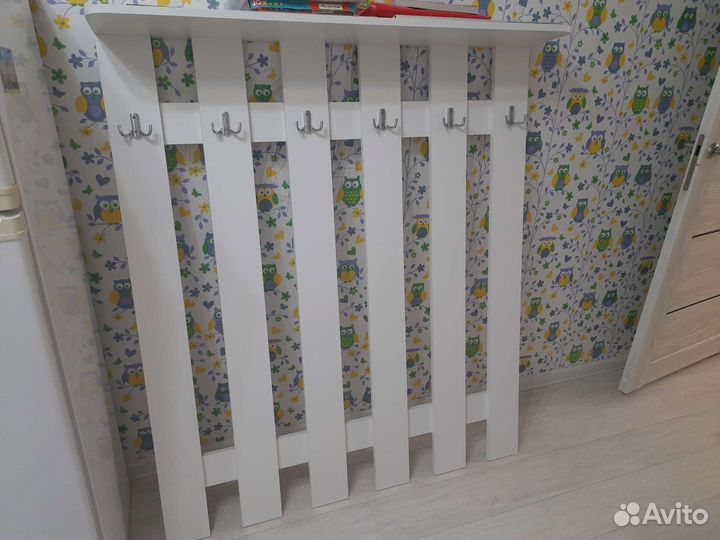 Вешалка настенная