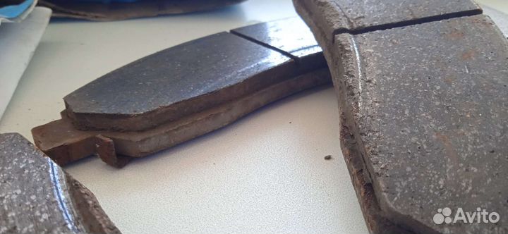 Тормозные колодки Zekkert