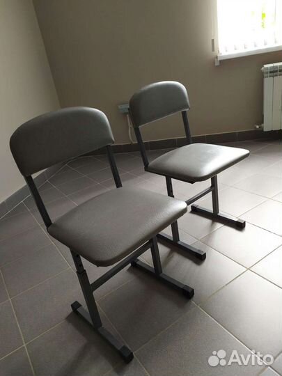 Стул школьный