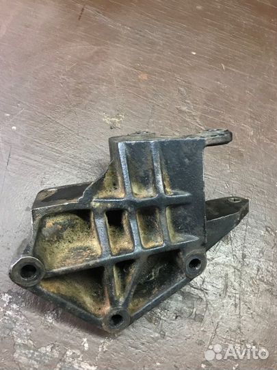 Кронштейн гидроусилителя руля Ford Fiesta JA