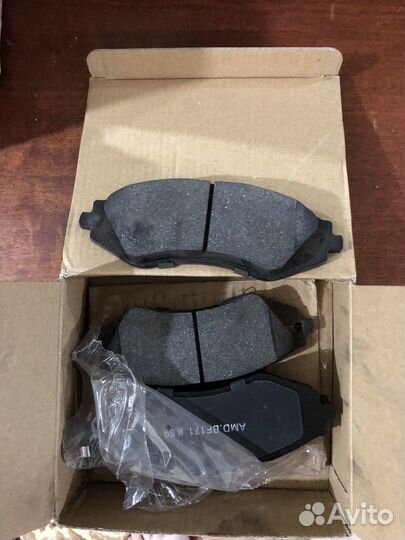 Тормозные колодки передние