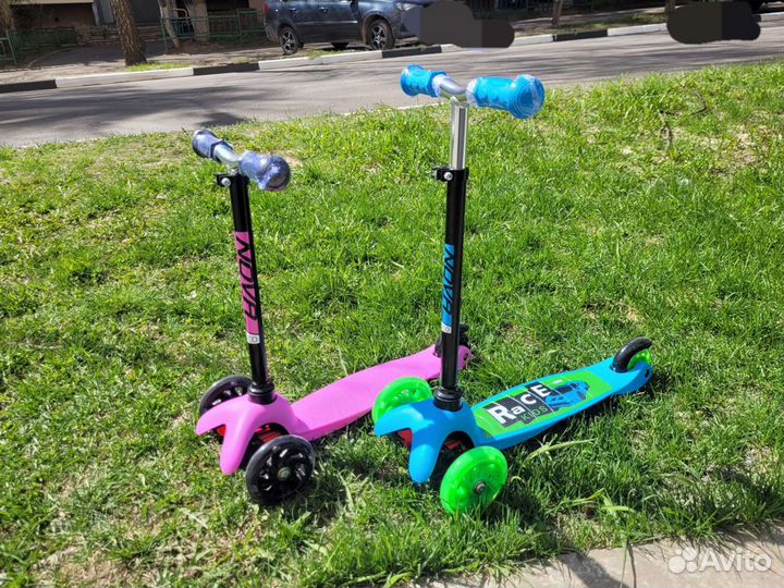 Самокат детский трехколесный новый