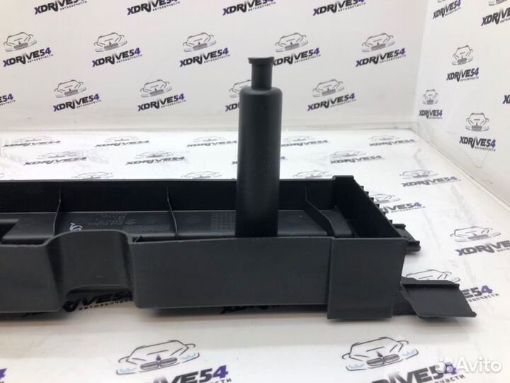 Кронштейн полки багажника задний правый Bmw X5 E70