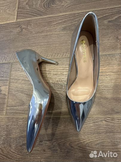 Туфли лодочки лаковые 37 серебряные