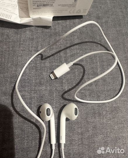 Наушники apple earpods lightning connector