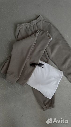 Спортивный костюм женский