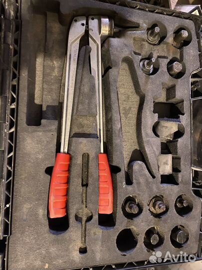 Аренда инструмента Rehau пресс и гарпун степлер