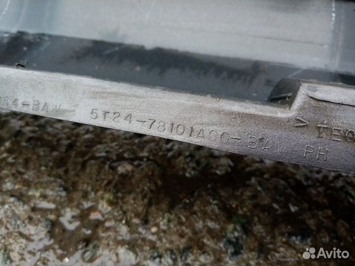 Накладка на порог правая Mazda Tribute EP 3.0