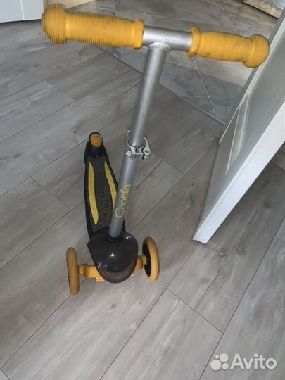 Самокат трехколесный