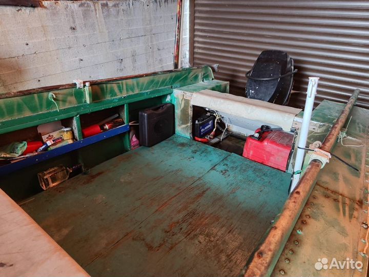 Лодка с мотором