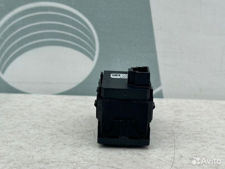 Кнопка аварийной сигнализации Mercedes-Benz C W204