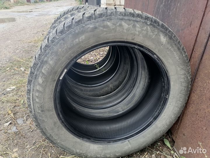 Bridgestone Ice Cruiser 7000 215/60 R17 100T