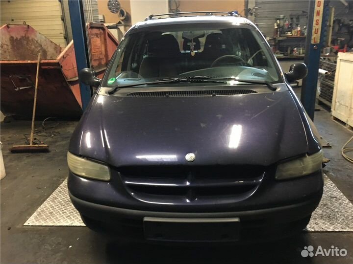 Разбор на запчасти Chrysler Voyager 1996-2000