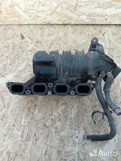 Впускной коллектор Toyota Corolla NZE 120, NZE 121