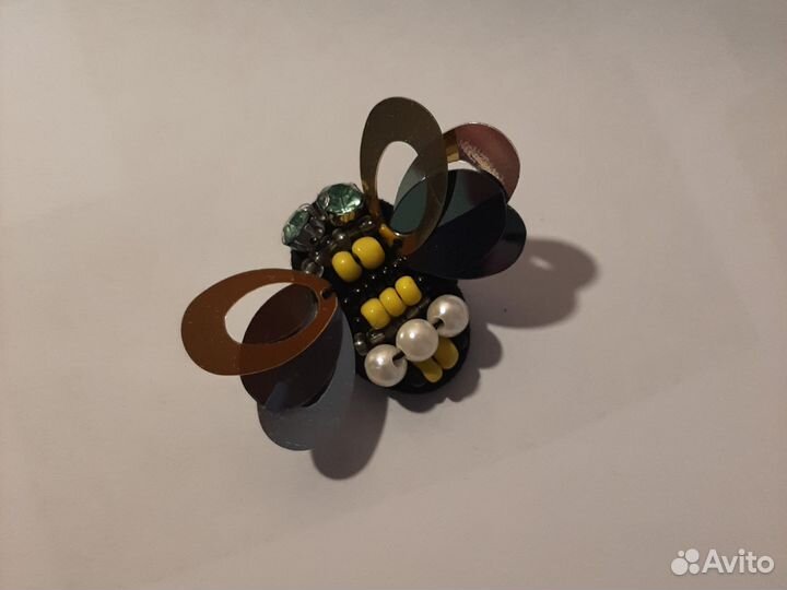 Брошь пчелка