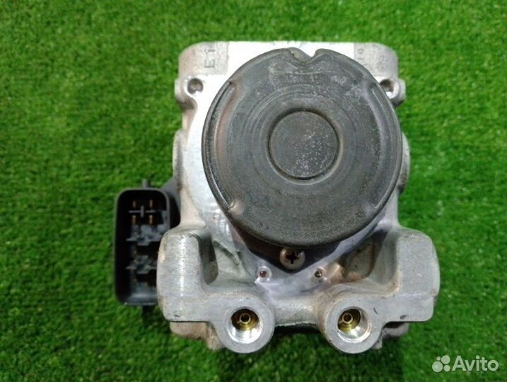 Блок ABS Toyota Wish ZNE14 1ZZ-FE 2005