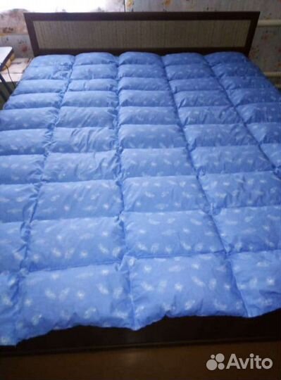 Одеяло пуховое новое евро