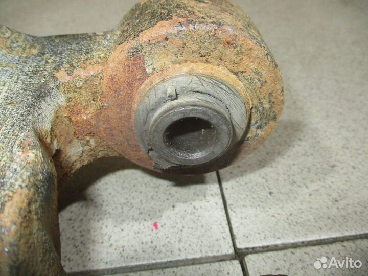 Кулак поворотный задний правый Chevrolet Captiva