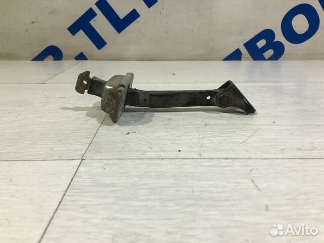 Ограничитель двери зад лев KIA RIO 3 1.4 мт седан