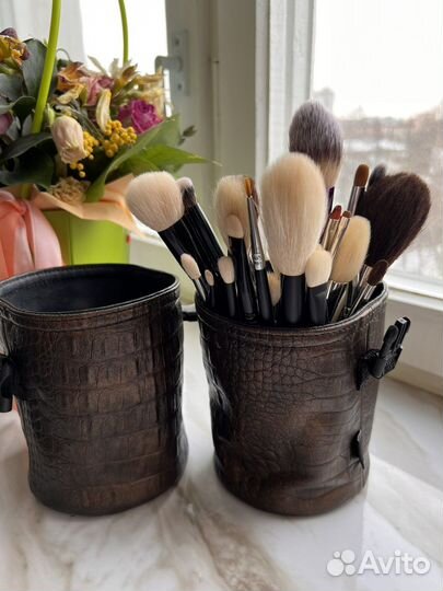 Кейс визажиста с косметикой