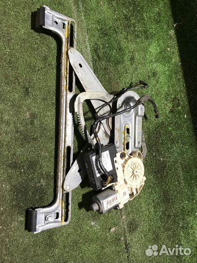 Мотор стеклоподъемника задний правый Ford Focus 2