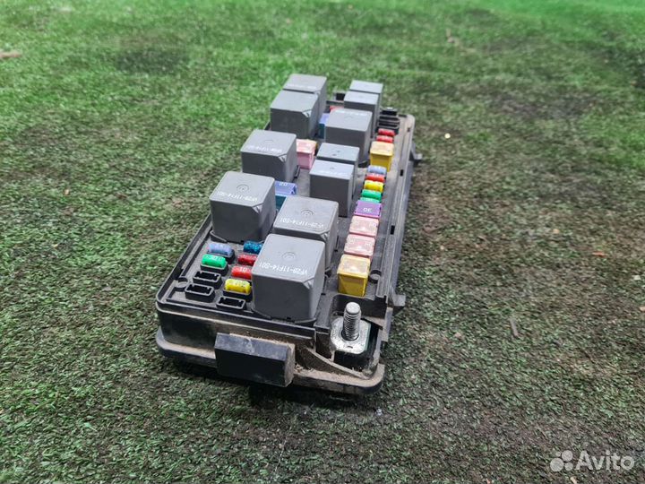 Блок предохранителей под капотом Vortex Estina A21