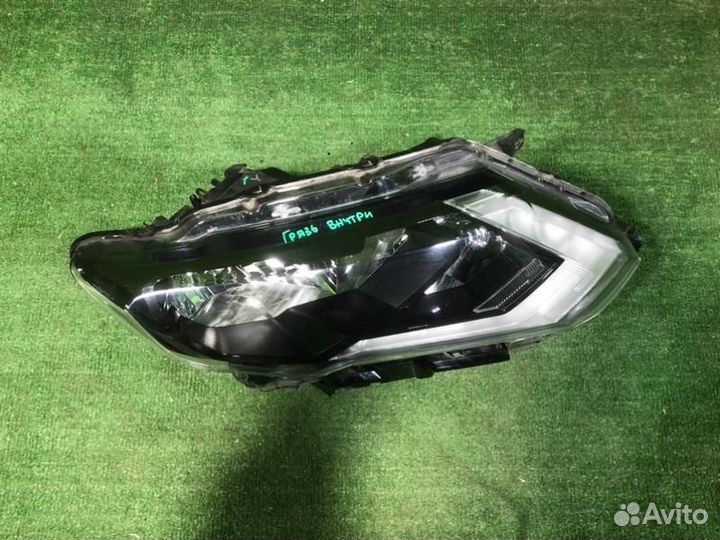 Фара правая Nissan X-Trail