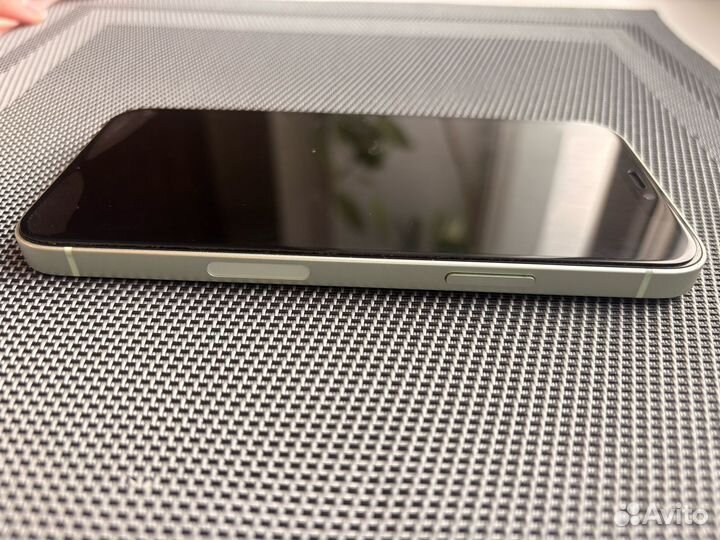 iPhone 12, 64 ГБ
