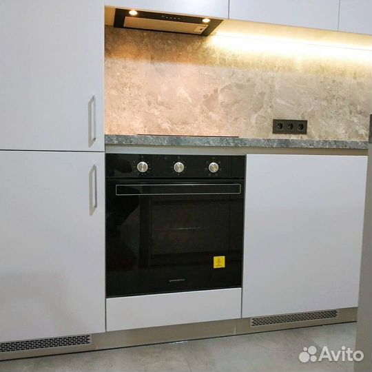 Угловая кухня на заказ. Производство в Москве