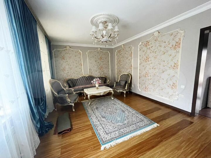 Дом 200 м² на участке 3,3 сот.