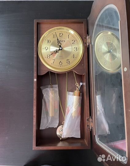 Кварцевые настенные часы с боем Sinix