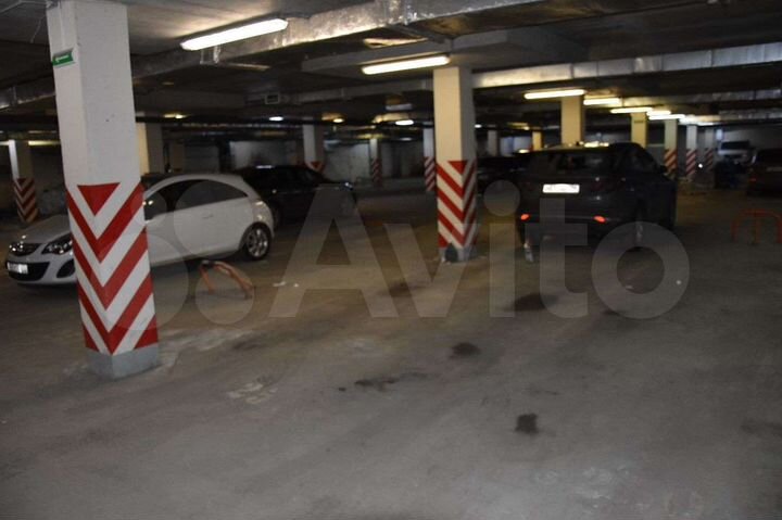 Машиноместо, 24 м²