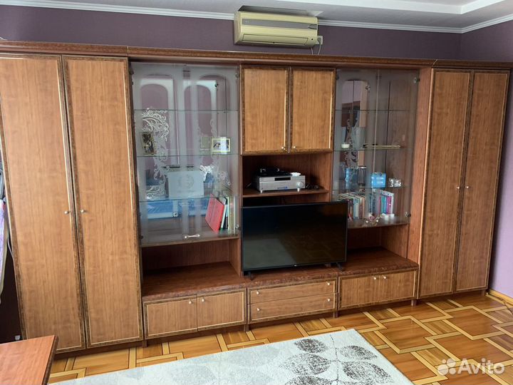 Стенка в гостиную