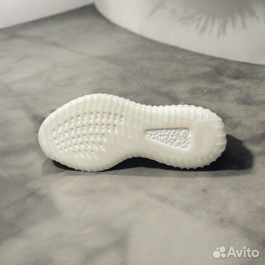 Кроссовки Adidas Yeezy Boost 350 V2 Lite Bone