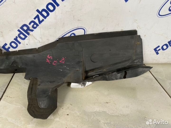 Дефлектор радиатора передний правый Bmw X5 E53