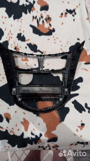 Рамка магнитолы hyundai solaris