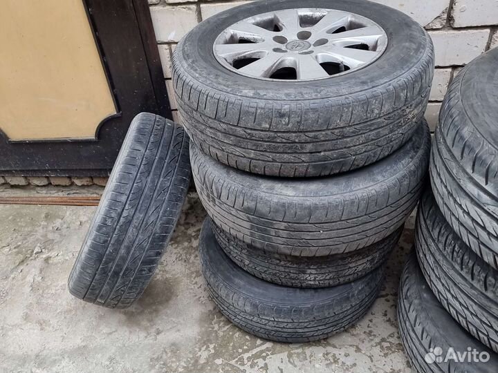 Bridgestone Dueler H/P 215/60 R16 27L