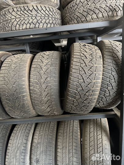 Bridgestone Blizzak Spike-02 245/45 R18