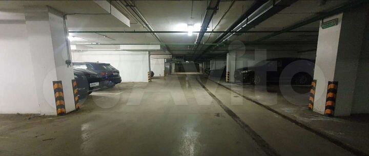 Машиноместо, 14 м²