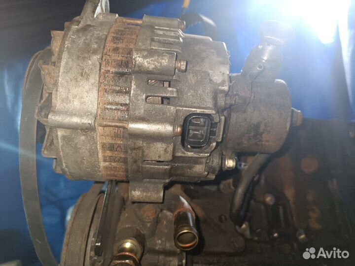 Генератор Nissan Largo VNW30 CD20