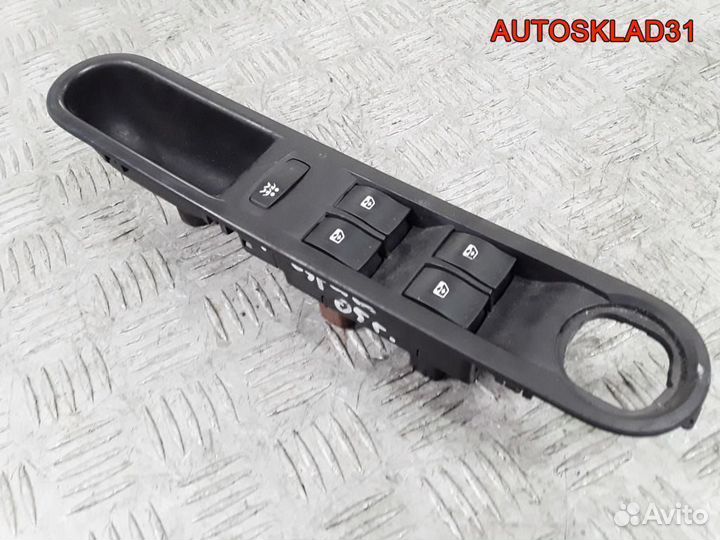 Блок стеклоподъёмников Renault Espace 4 8200328427