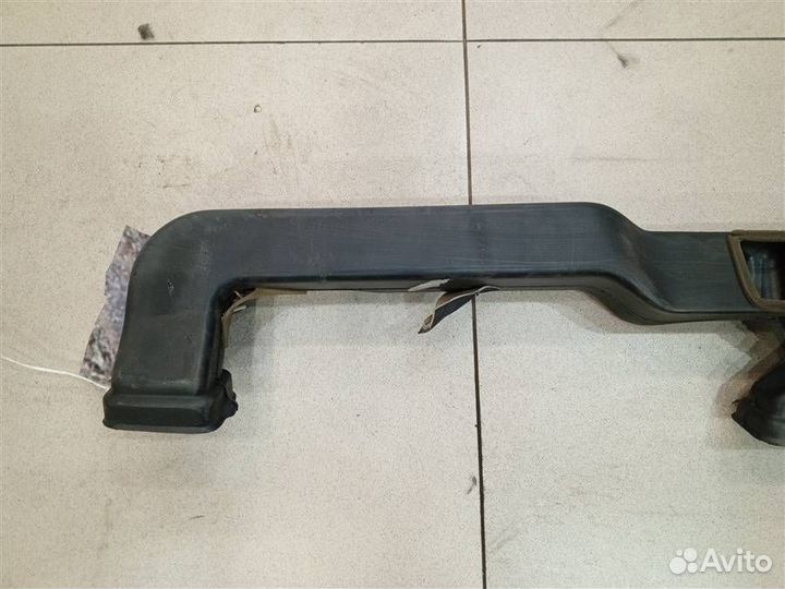 Воздуховод торпедо большой Mitsubishi Pajero iO 1