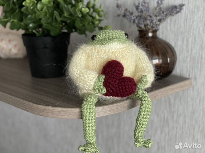 Лягушка вязаная игрушка Артур