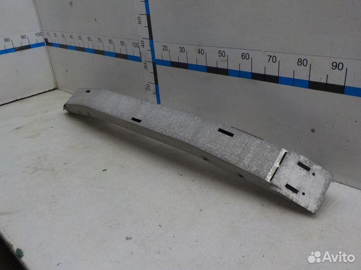 Усилитель переднего бампера Toyota Land Cruiser