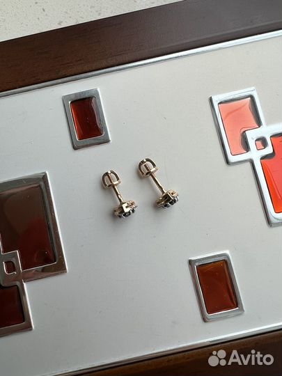 Золотые серьги с сапфирами