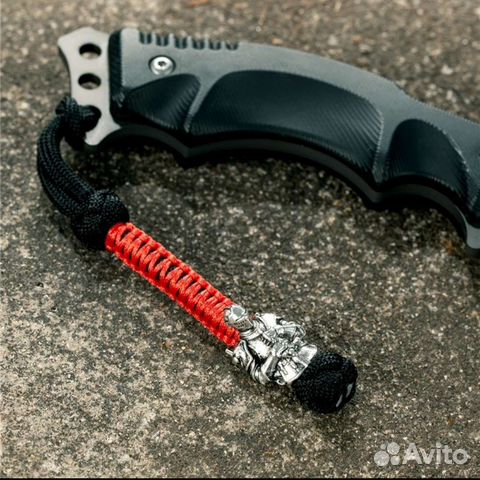 Темляк-брелок из паракорда