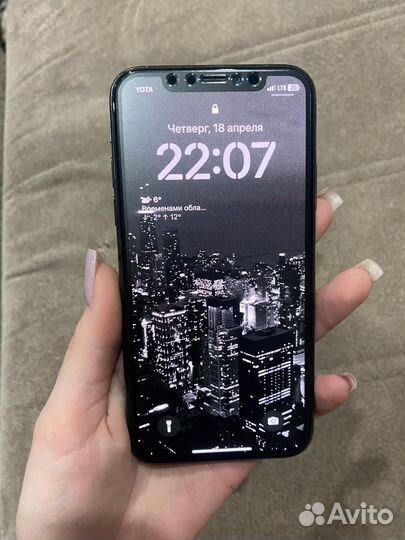 iPhone X, 64 ГБ